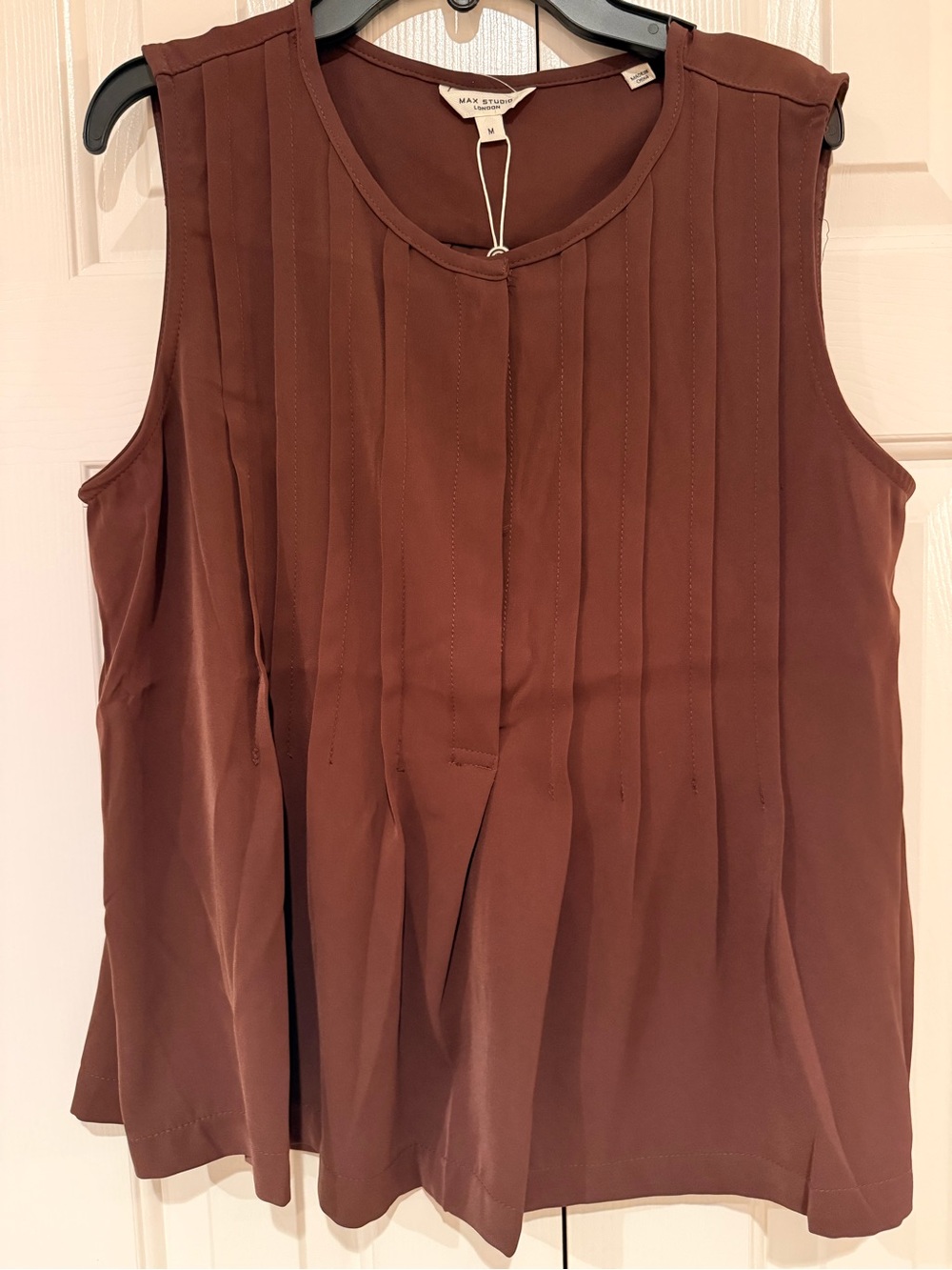 Max Studio Brown Pleated Sleeveless Top Shirt Blouse